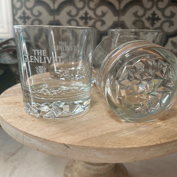 RARE- VINTAGE THE GLENLIVET WEIGHTED DIAMOND CUT BOTTOM GLASSES- SET OF 4 - Picture 6 of 6